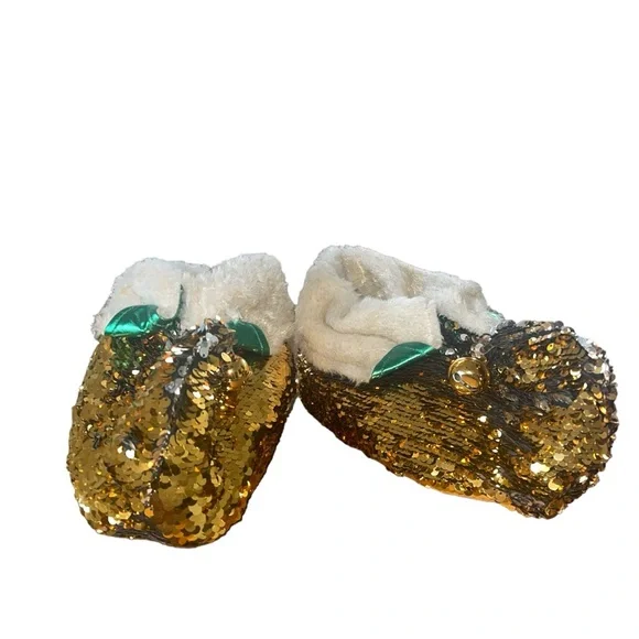 Dan Dee Collectors Choice sequined elf slippers with golden bells. Size Medium - Picture 3 of 13